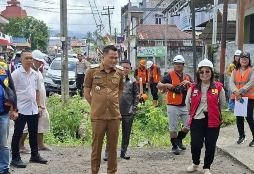 Bupati Ronald Kandoli Pastikan Pelebaran Jalan Ratahan Terealisasi Tahun Ini