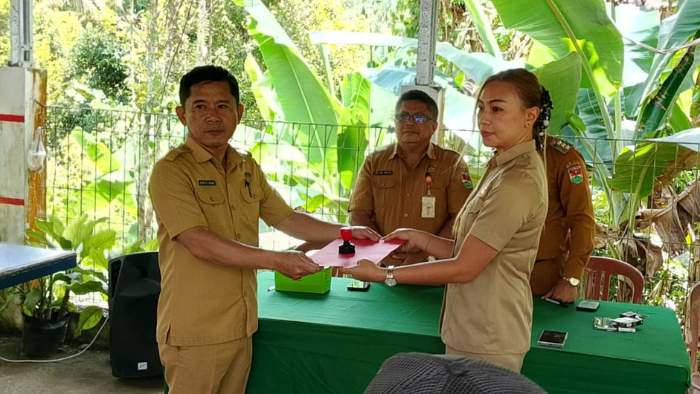 Sertijab Sekcam Ratahan Timur, Yolanda Sumual Resmi Digantikan Teddy Rugian