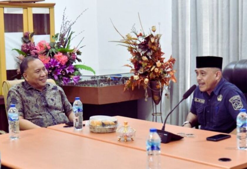 Sekda Boltim Terima Kunjungan Kerja DPRD Tomohon, Bahas Penguatan Fungsi dan Tata Kelola Pemerintahan