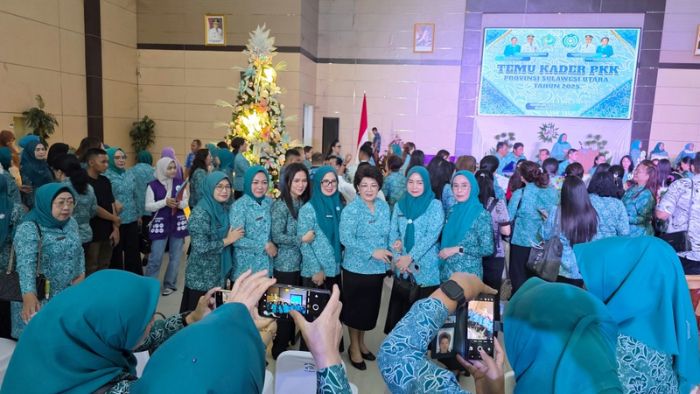 PKK Boltim meraih sejumlah penghargaan di ajang PKK Sulut 2025, hasil kerja keras kader desa dan dukungan pemerintah daerah.