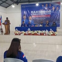 Bupati Boltim Oskar Manoppo membuka Rakercab Demokrat Boltim