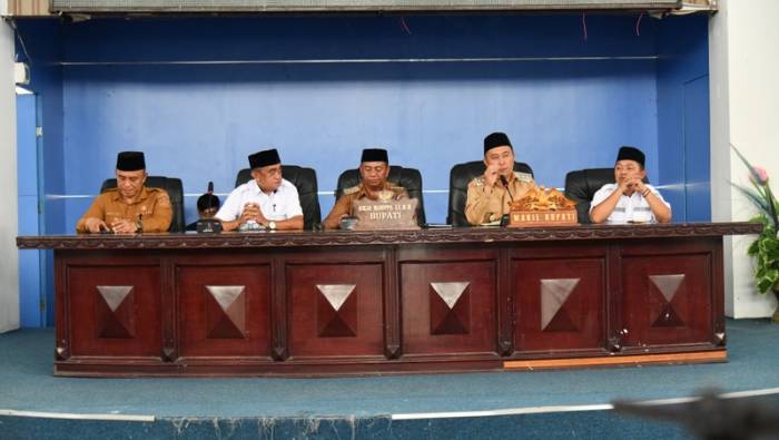 Rapat Perdana Pemkab Boltim 2026, Bupati Oskar Manoppo Tekankan Sinergi Pelayanan