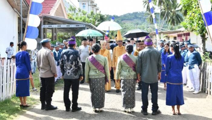 Bupati Oskar Manoppo Hadiri Adat Tulude di Jiko Bersatu, Simbol Harmoni Budaya di Boltim