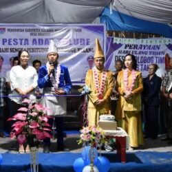 Hadiri Pesta Adat Tulude di Molobog Timur, Wabup Argo Sumaiku Tekankan Persatuan dan Gotong Royong