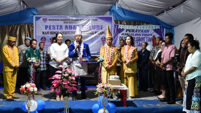 Hadiri Pesta Adat Tulude di Molobog Timur, Wabup Argo Sumaiku Tekankan Persatuan dan Gotong Royong