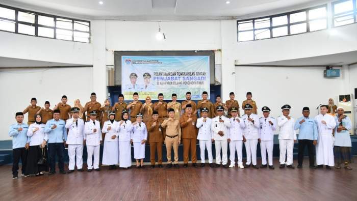 Wabup Argo Sumaiku Lantik 11 Pj Sangadi Boltim, Tekankan Integritas dan Pelayanan Publik