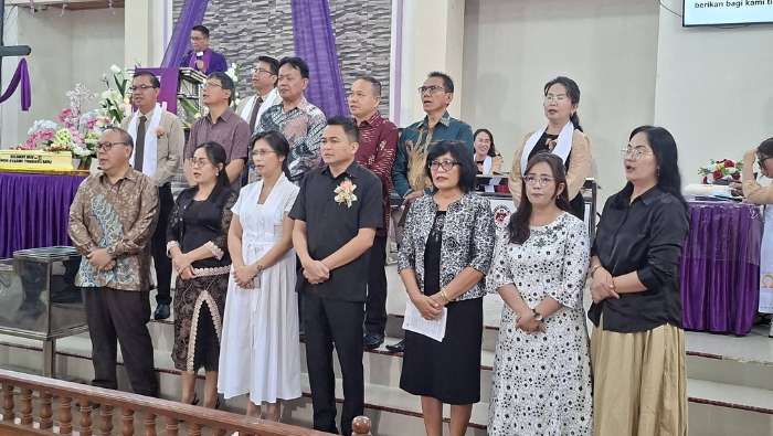 Bupati Ronald Kandoli Hadiri Ibadah dan Perayaan HUT ke-12 Jemaat GMIM Syalom Tombatu Satu