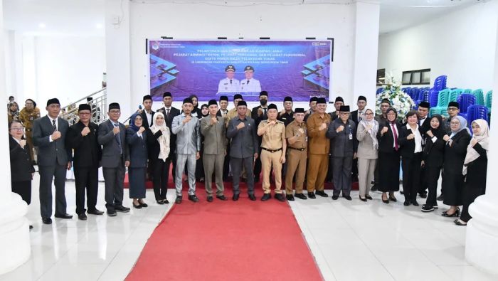 Oskar Manoppo Rombak Birokrasi Boltim, 25 Pejabat Resmi Dilantik