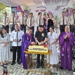 Perayaan HUT Ke-12 GMIM Syalom Tombatu Satu, Bupati Mitra Resmikan Pastori Tiga Jemaat