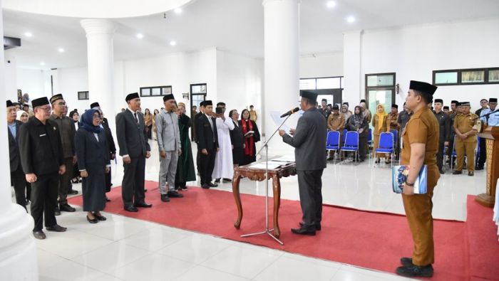 Perkuat Birokrasi, Bupati Boltim Ambil Sumpah 25 Pejabat Baru