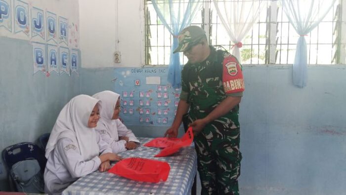 Koramil 12 LP Dampingi Pendistribusian Perdana Program MBG di Sungai Kanan