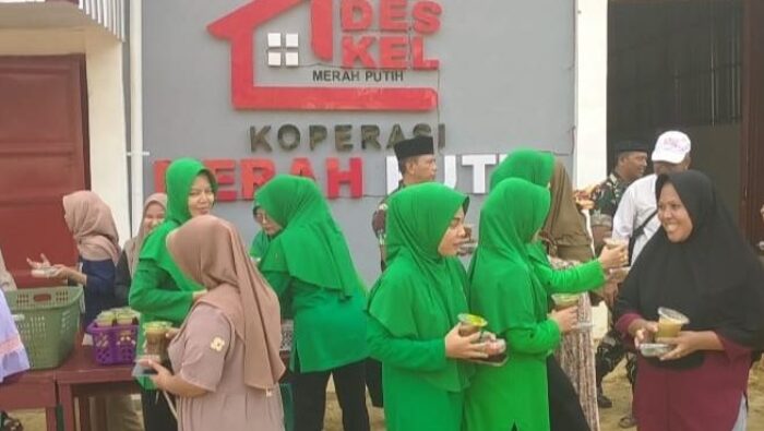 Koramil 11/KP Bersama Koperasi Merah Putih Ulumahuam Berbagi Takjil dan Gelar Bazar Murah di Bulan Ramadhan
