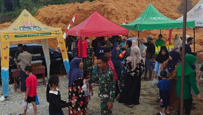 Semarak Ramadhan, Koramil 13/AN Bagikan Takjil dan Gelar Bazar Murah di Lingga Tiga