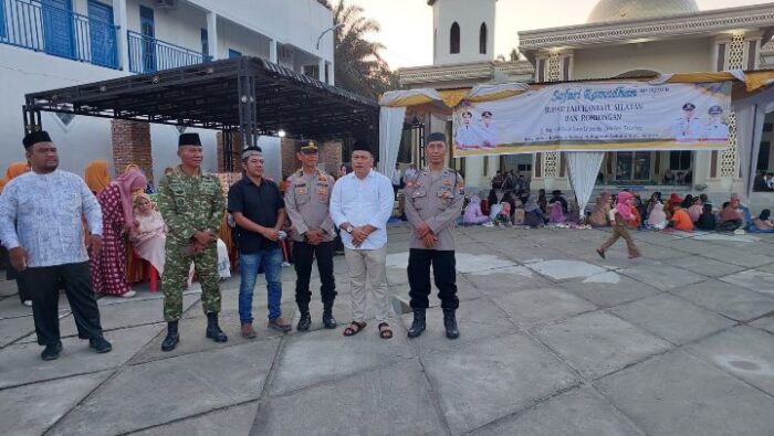 Perkuat Silaturahmi, Danramil 10/TM Dampingi Bupati Labusel Safari Ramadhan 1447 H