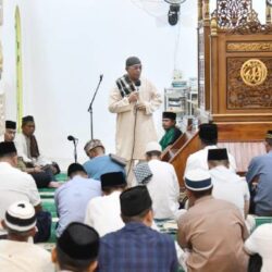 Sekda Boltim Hadiri Nuzulul Qur’an, Ustaz Yusuf Pontoh Ajak Jadikan Al-Qur’an Pedoman Hidup