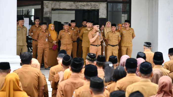 Sekda Boltim Pimpin Apel Kerja ASN, Tekankan Disiplin dan Kekompakan Jelang Safari Ramadhan