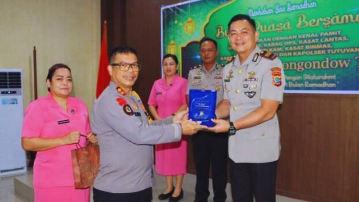 Momen Haru di Polres Boltim, Kapolres Golfried Hasiholan Pakpahan Apresiasi Pejabat Lama dalam Acara Bukber Ramadhan