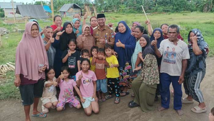 Bupati Boltim Turun Langsung, Dengarkan Keluhan Warga RTLH di Tutuyan II