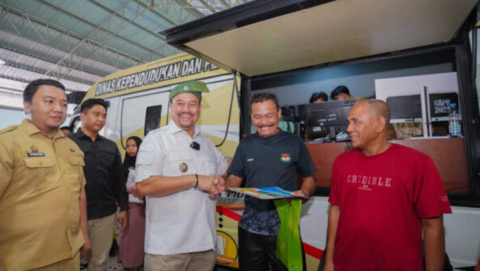 Pastikan Layanan Optimal, Bupati Batu Bara Baharuddin Tinjau Langsung Program BERLAYAR di Talawi