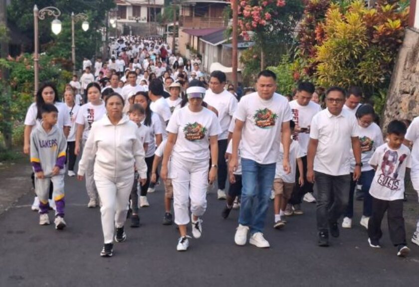 Ribuan Warga Meriahkan Jalan Sehat HUT Wanua Lowu ke-343, Bupati Mitra Ajak Hidup Sehat dan Perkuat Kebersamaan