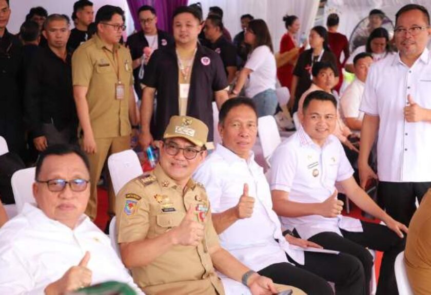 Ronald Kandoli Hadiri Puncak 100 Tahun Pemuda GMIM, Serukan Semangat Jadi Terang
