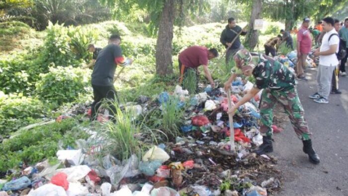 Wujudkan Lingkungan Bersih, Kodim 0209/LB Gelar Gotong Royong Massal Gerakan ASRI