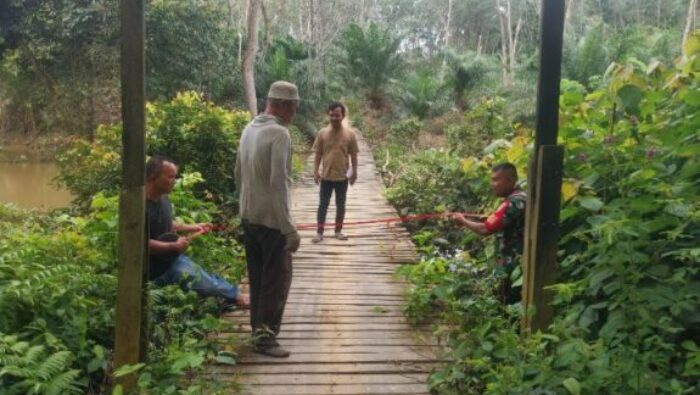 Dukung Pembangunan Infrastruktur, Koramil 12/LP Laksanakan Pengukuran Jembatan Bailey Di Sungai Kanan