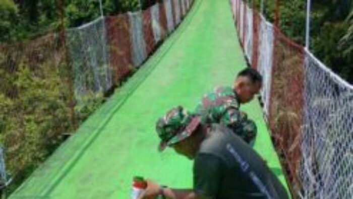Koramil 12/LP Tuntaskan Perbaikan Jembatan Gantung Hajoran, Tingkatkan Akses Warga