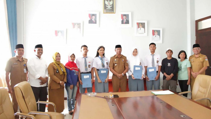 Bupati Oskar Manoppo Lepas 4 Pelajar Terbaik Boltim Ikuti Seleksi Paskibraka Sulut dan Tingkat Nasional 2026