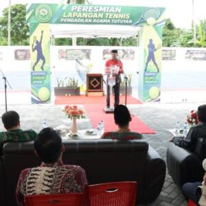 Bupati Oskar Manoppo Resmikan Lapangan Tenis Pengadilan Agama Tutuyan