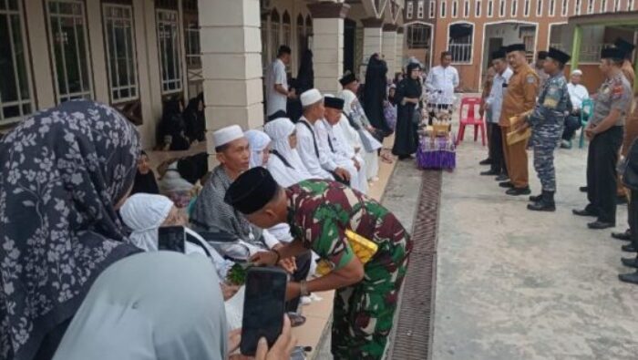 Koramil 03/SB Kawal Pelepasan Jemaah Haji 1447 H di Panai Hilir, Haru dan Doa Mengiringi