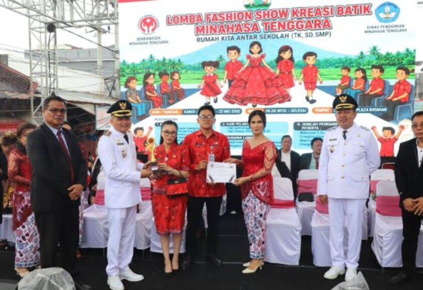 Semarak HUT ke-19 Mitra, Ronald Kandoli Serahkan Hadiah Lomba Busana Batik Rumah Kita
