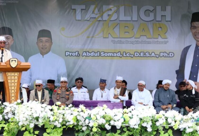 Tabligh Akbar Ustadz Abdul Somad di Boltim Penuh Haru, Oskar Manoppo Ajak Warga Perkuat Iman dan Persatuan