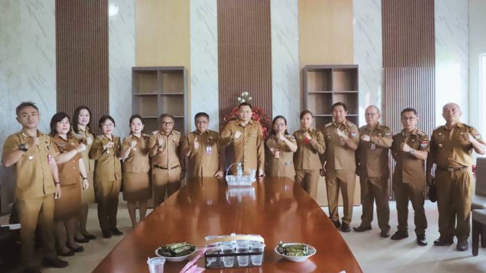 Bupati Ronald Kandoli Evaluasi Kinerja Camat, Serapan Anggaran dan Pelayanan Publik Jadi Sorotan