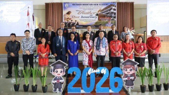 Bupati Ronald Kandoli Hadiri Graduation RMVA 2026, Dampingi Sang Putra Raih Kelulusan SMP