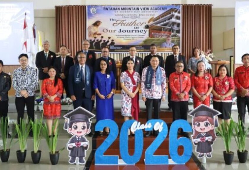 Bupati Ronald Kandoli Hadiri Graduation RMVA 2026, Dampingi Sang Putra Raih Kelulusan SMP