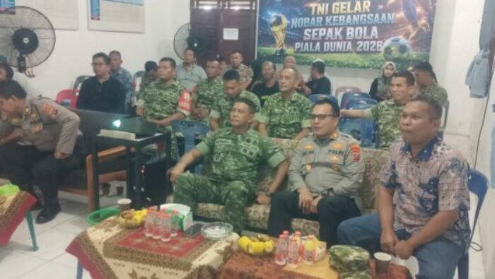 Manfaatkan Semarak Piala Dunia 2026, Koramil 11/KP Gelar Nobar Kebangsaan Pererat Sinergi Dan Kebersamaan