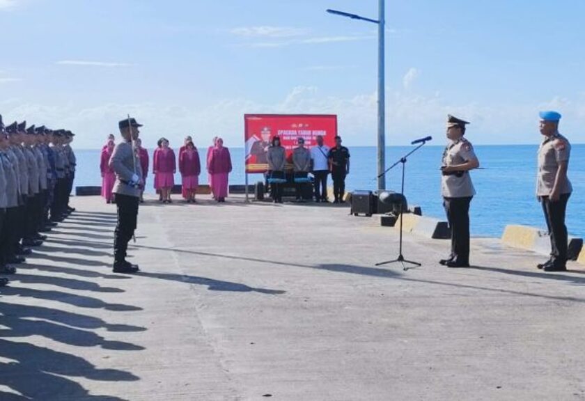 HUT Bhayangkara ke-80, Polres Mitra Gelar Tabur Bunga di Laut sebagai Bentuk Penghormatan kepada Pahlawan