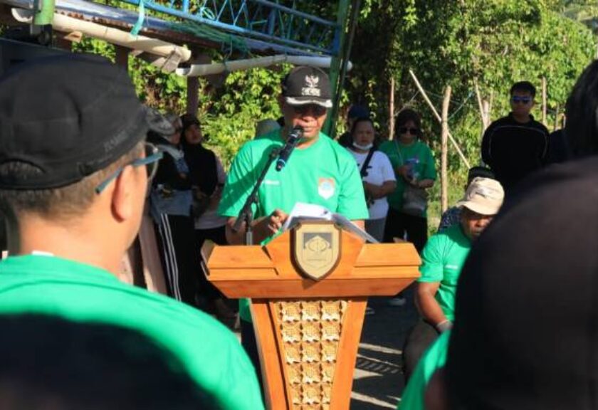 Peringati Hari Lingkungan Hidup 2026, Bupati Oskar Manoppo Pimpin Aksi Bersih Pantai dan Siapkan TPST Modern
