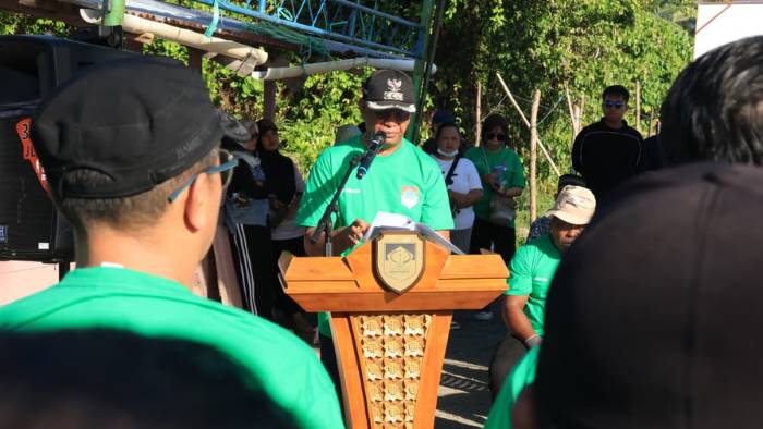 Peringati Hari Lingkungan Hidup 2026, Bupati Oskar Manoppo Pimpin Aksi Bersih Pantai dan Siapkan TPST Modern