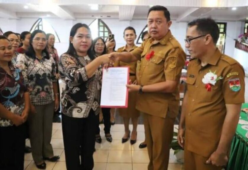Wabup Fredy Tuda Lantik Pengurus PKG PAUD Mitra, Tegaskan Kurikulum Harus Hidup di Ruang Kelas