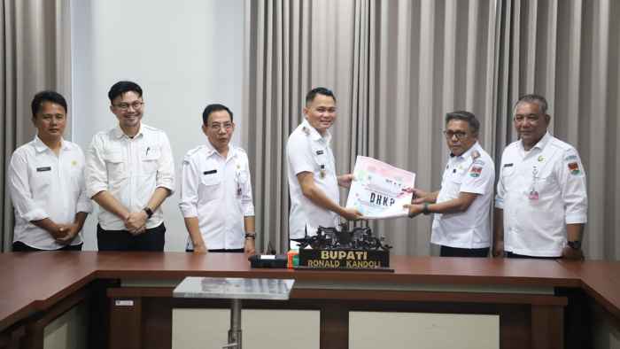 bupati-ronald-kandoli-percepat-distribusi-sppt-pbb-p2-2026-dongkrak-pad-minahasa-tenggara
