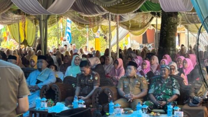Hadir Di Tengah Masyarakat, Koramil 10/TM Dukung Penjamuan Akbar Anak Yatim Se-Kampung Perlabian