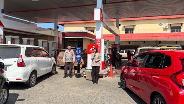 Satbinmas Polres Ketapang Turun Langsung ke SPBU, Ajak Masyarakat Tetap Tenang dan Tidak Lakukan Panic Buying BBM