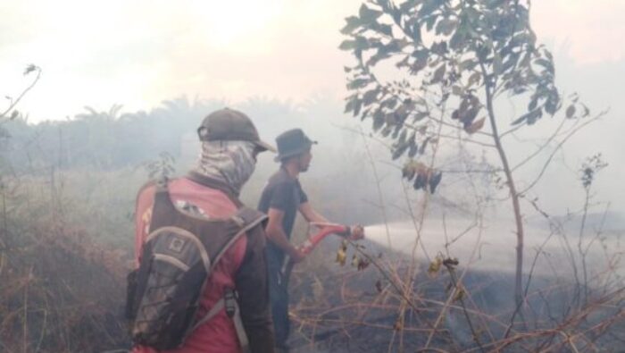 Polsek Kendawangan Lakukan Ground Check Titik Hotspot, Pastikan Tidak Ada Kebakaran Aktif