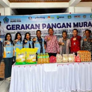Wabup Fredy Tuda Tinjau Gerakan Pangan Murah, Warga Mitra Antusias Berburu Sembako Murah