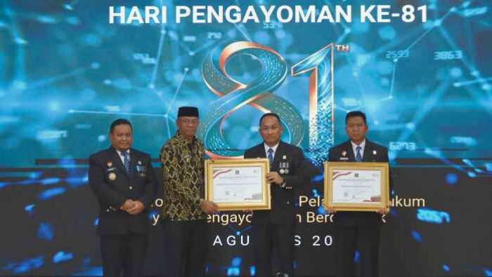 Bupati Boltim Terima Tiga Penghargaan dari Kementerian Hukum, Bukti Komitmen Reformasi Hukum
