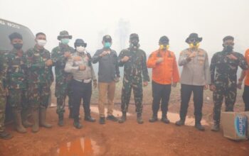 Atasi Karhutla Kapolres Ketapang Bersama Jajaran Forkopimda Turun Langsung Ke Wilayah Karhutla Di Kecamatan Matan Hilir Selatan