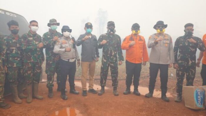Atasi Karhutla Kapolres Ketapang Bersama Jajaran Forkopimda Turun Langsung Ke Wilayah Karhutla Di Kecamatan Matan Hilir Selatan