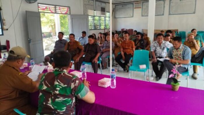Babinsa Koramil 01/AK Kawal Transparansi Musdes APBDes Desa Sialang Taji
